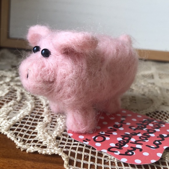 Handmade Needle Felted farm pig - Picture 8 of 16
